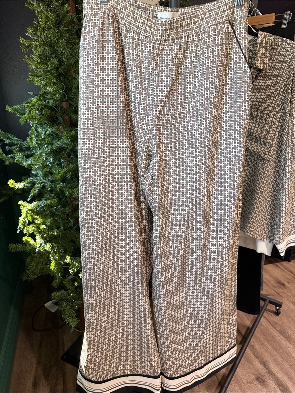 Abercrombie & Fitch Taupe and White Geometric Wide-Leg Pants with Striped Hem